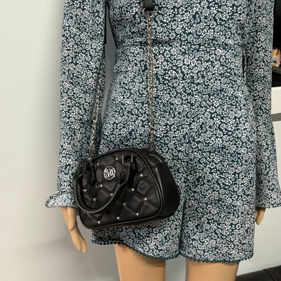 ❤️ Badgley Mischka Dome Studded Quilted Crossbody - Picture 1 of 8
